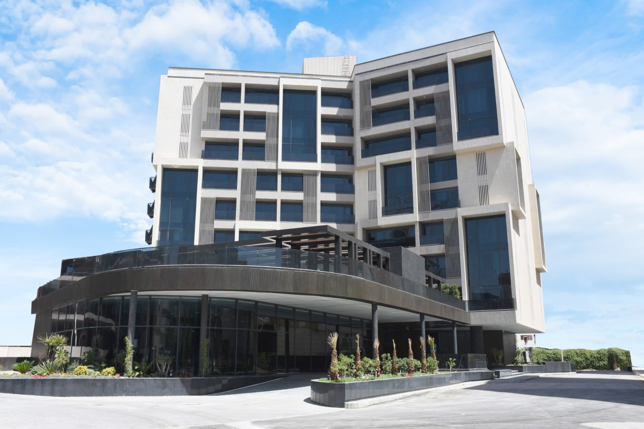 نمایی از لابی هتل سیزنز اصفهان